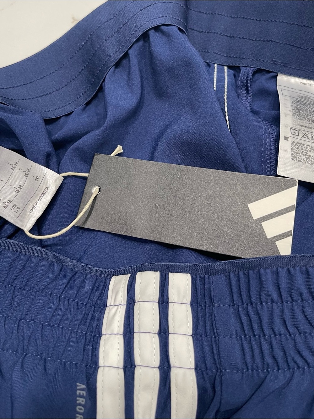 adidas 3-Stripes High-Rise Training Shorts Women's L New with Tags - Picture 11 of 12